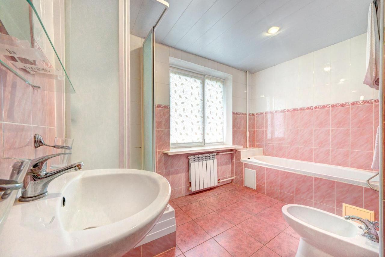 Holosiyvsky Hotel Kiev Dış mekan fotoğraf