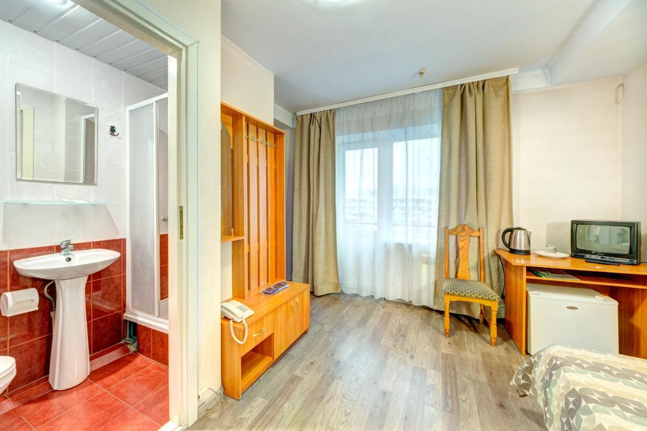 Holosiyvsky Hotel Kiev Dış mekan fotoğraf