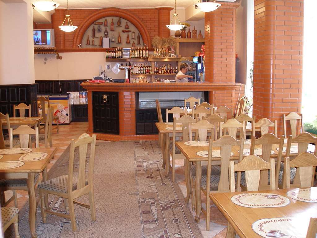 Holosiyvsky Hotel Kiev Restoran fotoğraf