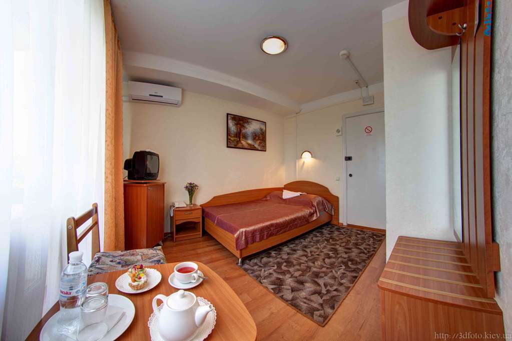 Holosiyvsky Hotel Kiev Oda fotoğraf