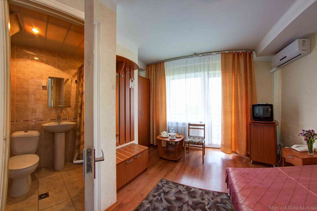 Holosiyvsky Hotel Kiev Oda fotoğraf